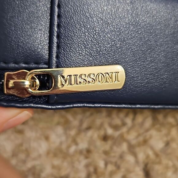 Missoni × Delta Navy Chevron cosmetic travel case - Picture 3 of 5